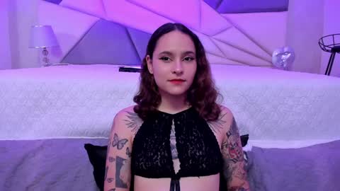 Snapshot of annythomsonn chatting on 24, 1, 2025 AnnyT online show from 24, 1, 2025