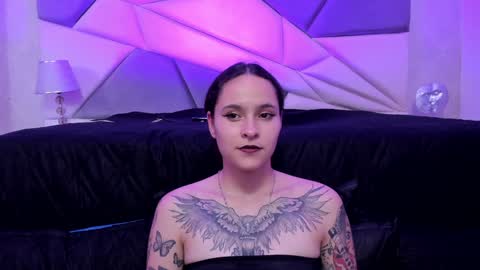 Snapshot of annythomsonn chatting on 1, 2, 2025 AnnyT online show from 1, 2, 2025