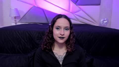 Snapshot of annythomsonn chatting on 2, 2, 2025 AnnyT online show from 2, 2, 2025