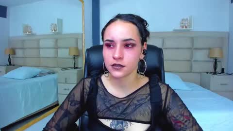 Snapshot of annythomsonn chatting on 17, 9, 2025 AnnyT online show from 17, 9, 2025
