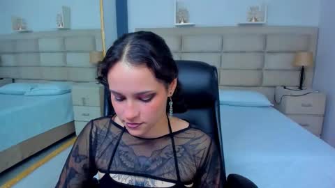Snapshot of annythomsonn chatting on 16, 10, 2025 AnnyT online show from 16, 10, 2025