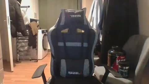 Snapshot of anonymousguy68_cam chatting on 19, 2, 2025 Anonymousguy online show from 19, 2, 2025