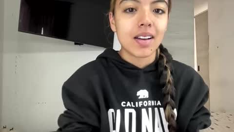 Snapshot of anotella_aa chatting on 15, 4, 2026 anotella_aa online show from 15, 4, 2026