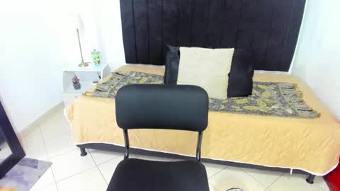       online show from 6, 1, 2025