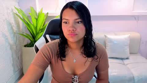Antonela online show from 17, 9, 2025
