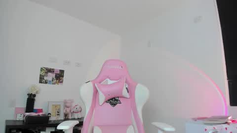 Snapshot of antonella_28_ chatting on 24, 3, 2026 Antonella online show from 24, 3, 2026