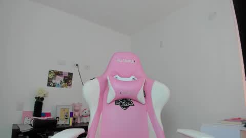 Snapshot of antonella_28_ chatting on 25, 3, 2026 Antonella online show from 25, 3, 2026