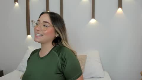 A N T O N E L L A  online show from 31, 1, 2025