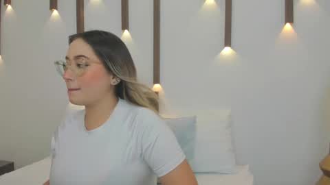 A N T O N E L L A  online show from 5, 2, 2025