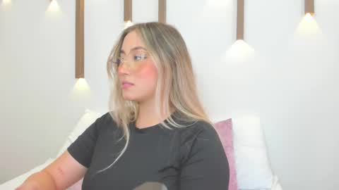 A N T O N E L L A  online show from 11, 2, 2025