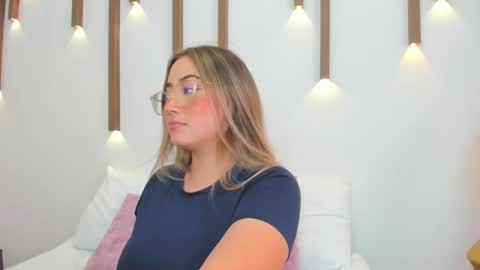 A N T O N E L L A  online show from 12, 2, 2025