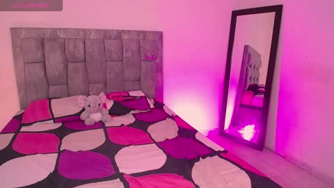 Snapshot of antonella_hot_x chatting on 8, 1, 2026 Antonella online show from 8, 1, 2026