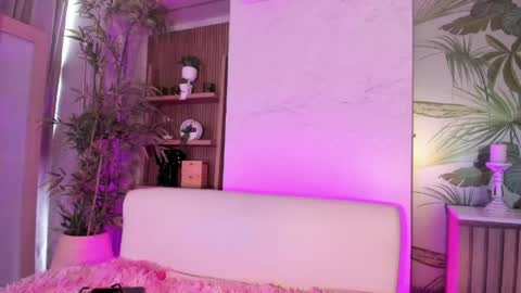 Snapshot of antonella_rossi24 chatting on 17, 4, 2026 Antonella Rossi online show from 17, 4, 2026