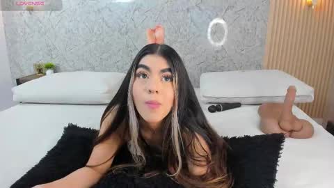 Snapshot of antonella_west chatting on 6, 11, 2025 Anto online show from 6, 11, 2025