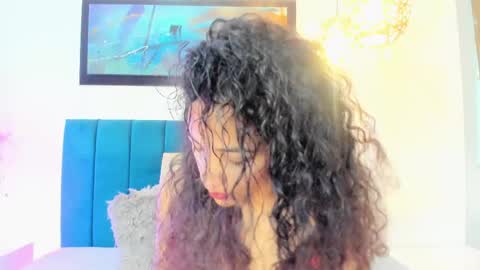 AntonellaHall  online show from 4, 3, 2025