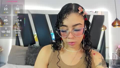 Snapshot of antonellepiercee chatting on 5, 11, 2025 A N T O N E L L E online show from 5, 11, 2025