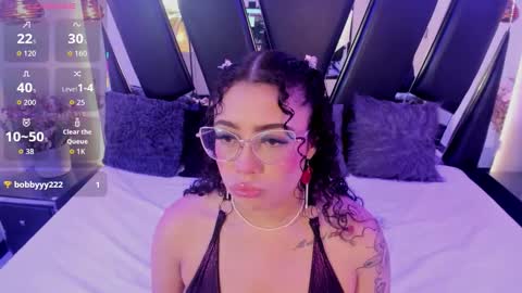 Snapshot of antonellepiercee chatting on 9, 11, 2025 A N T O N E L L E online show from 9, 11, 2025