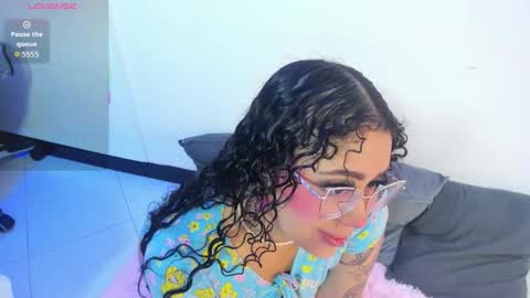 Snapshot of antonellepiercee chatting on 15, 11, 2025 A N T O N E L L E online show from 15, 11, 2025