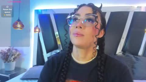 Snapshot of antonellepiercee chatting on 22, 11, 2025 A N T O N E L L E online show from 22, 11, 2025