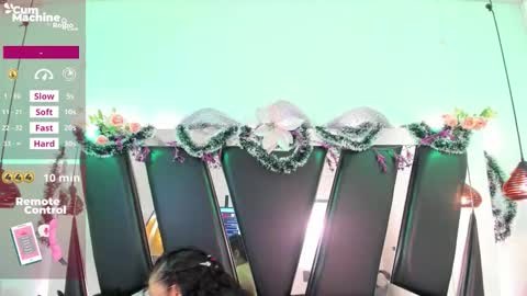 Snapshot of antonellepiercee chatting on 16, 12, 2025 A N T O N E L L E online show from 16, 12, 2025