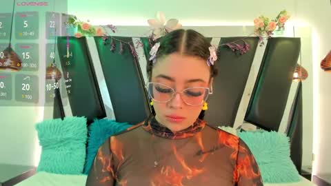 Snapshot of antonellepiercee chatting on 12, 4, 2026 A N T O N E L L E online show from 12, 4, 2026