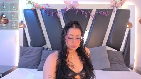 Snapshot of antonellepiercee chatting on 15, 4, 2026 A N T O N E L L E online show from 15, 4, 2026