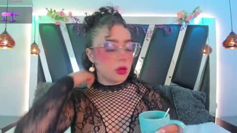 Snapshot of antonellepiercee chatting on 24, 5, 2026 A N T O N E L L E online show from 24, 5, 2026