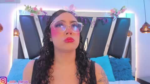 Snapshot of antonellepiercee chatting on 27, 5, 2026 A N T O N E L L E online show from 27, 5, 2026