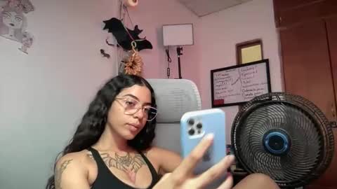 Snapshot of antoniabloom chatting on 10, 9, 2025 Antonia online show from 10, 9, 2025