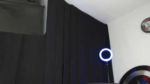 Snapshot of antonywebb94 chatting on 2, 2, 2025 Instagram miguelangel1802 online show from 2, 2, 2025