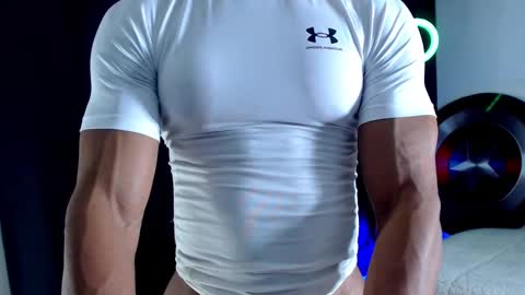 Snapshot of antonywebb94 chatting on 17, 9, 2025 Instagram miguelangel1802 online show from 17, 9, 2025