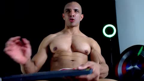 Snapshot of antonywebb94 chatting on 25, 9, 2025 Instagram miguelangel1802 online show from 25, 9, 2025