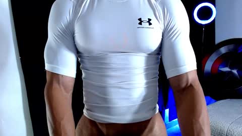 Snapshot of antonywebb94 chatting on 25, 11, 2025 Instagram miguelangel1802 online show from 25, 11, 2025