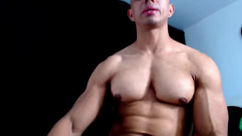 Snapshot of antonywebb94 chatting on 16, 12, 2025 Instagram miguelangel1802 online show from 16, 12, 2025