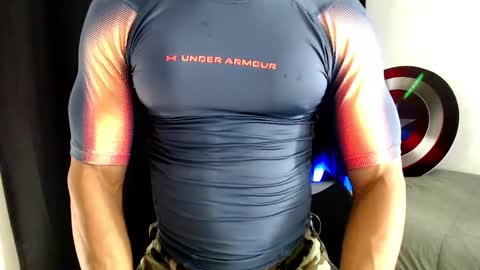 Snapshot of antonywebb94 chatting on 6, 1, 2026 Instagram miguelangel1802 online show from 6, 1, 2026