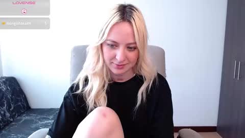 Snapshot of anttoniia chatting on 12, 12, 2024 Antonia online show from 12, 12, 2024