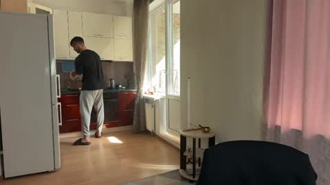 Tom online show from 17, 4, 2026