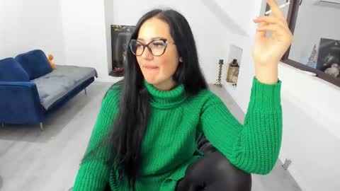 Snapshot of anya_evy chatting on 21, 12, 2025 Anya online show from 21, 12, 2025