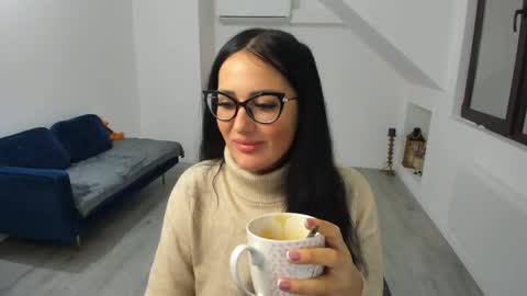 Snapshot of anya_evy chatting on 23, 12, 2025 Anya online show from 23, 12, 2025