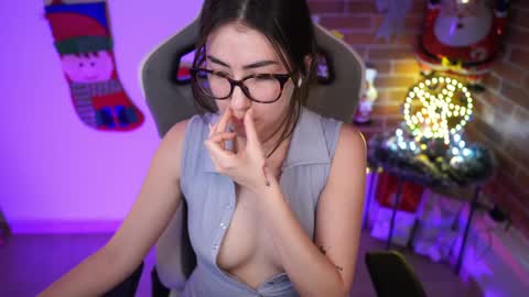 anya online show from 8, 12, 2024