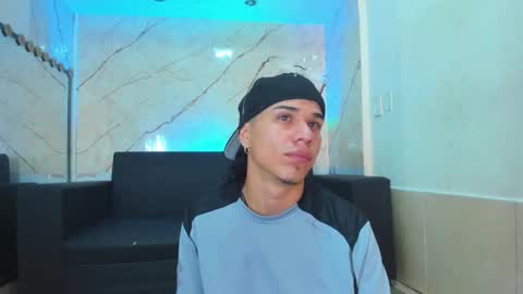 anyelo_sexyhot online show from 12, 10, 2025