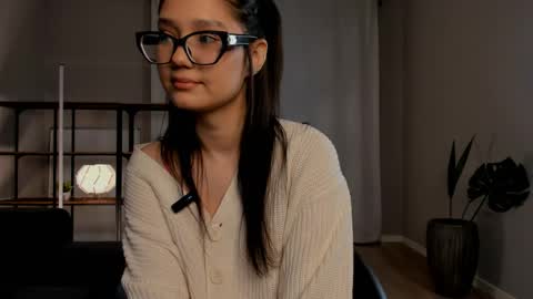 Snapshot of aouva chatting on 15, 4, 2026 Sofia online show from 15, 4, 2026