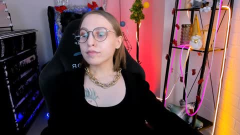 Snapshot of aphexqueen chatting on 14, 12, 2024 APHEX QUEEN online show from 14, 12, 2024