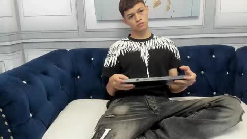 Snapshot of apolo_jonnes chatting on 1, 3, 2026 online show from 1, 3, 2026