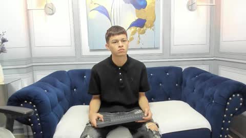 Snapshot of apolo_jonnes chatting on 4, 3, 2026 online show from 4, 3, 2026