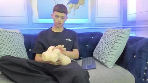 Snapshot of apolo_jonnes chatting on 25, 3, 2026 online show from 25, 3, 2026