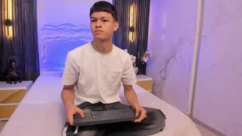 Snapshot of apolo_jonnes chatting on 16, 4, 2026 online show from 16, 4, 2026