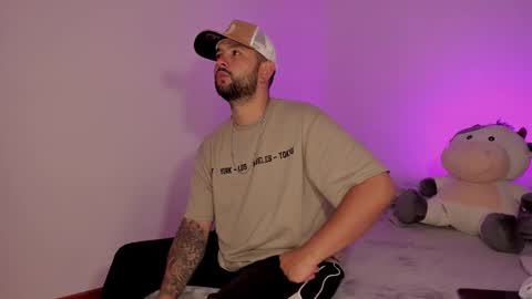 Snapshot of apolorising_ chatting on 16, 9, 2025 Lola  Apolo online show from 16, 9, 2025