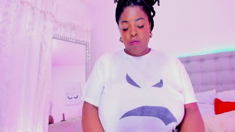 Snapshot of apotheosicass chatting on 2, 2, 2025 KARLA online show from 2, 2, 2025