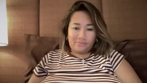 Snapshot of apple_pie_love chatting on 14, 10, 2025 Anika online show from 14, 10, 2025